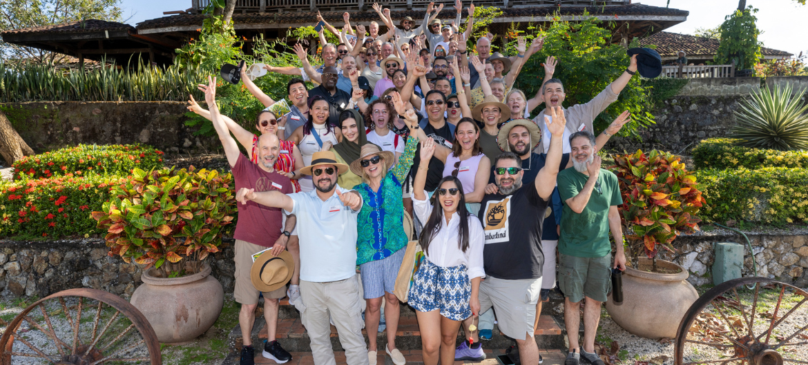 A group shot of all attendees of the Avaya Costa Rica Incentive trip.